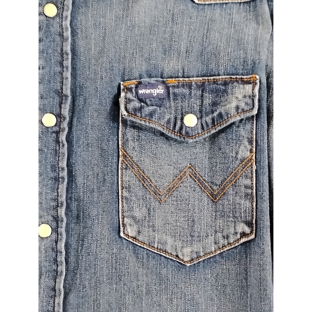 Wrangler Cowboy Cut Western Denim Shirt L Pearl Snap Workwear Minimalist - Picture 3 of 9